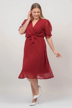 A wholesale clothing model wears MRO10015 - Double Breasted Neck Midi Plus Size Chiffon Dress, Turkish wholesale Dress of Mode Roy