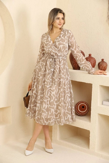 A wholesale clothing model wears  Patterned Chiffon Dress - Beige
, Turkish wholesale Dress of Mode Roy