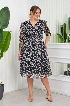 A wholesale clothing model wears MRO10307 - Plus Size Patterned Chiffon Dress Nb8063 - - Black, Turkish wholesale Dress of Mode Roy