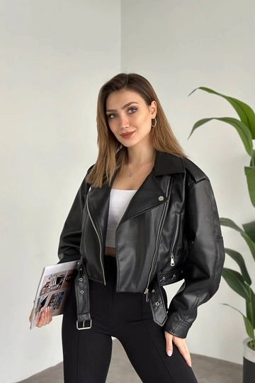 A wholesale clothing model wears  Cross Zippered Leather Coat With Sleeve Detail - Black
, Turkish wholesale Jacket of Mode Roy