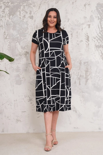A wholesale clothing model wears  Plus Size Viscose Dress With Pockets - Black
, Turkish wholesale Dress of Mode Roy