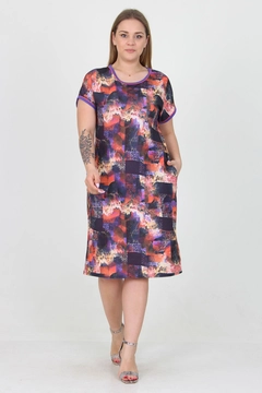 A wholesale clothing model wears MRO10025 - Lilac Patterned Midi Plus Size Viscose Dress, Turkish wholesale Dress of Mode Roy