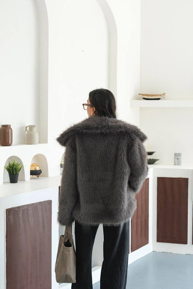 Mode Roy Cappotto Grigio In Pelliccia Monopetto Con Chiusura A Scatto E Manica Dritta Abbigliamento all'ingrosso Casuale