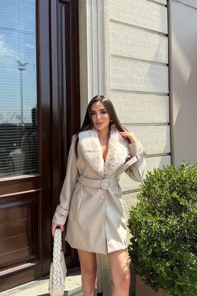 Mode Roy Haină Bej Elegantă Cu Un Rând Și Croială Slim Îmbrăcăminte cu ridicata Casual