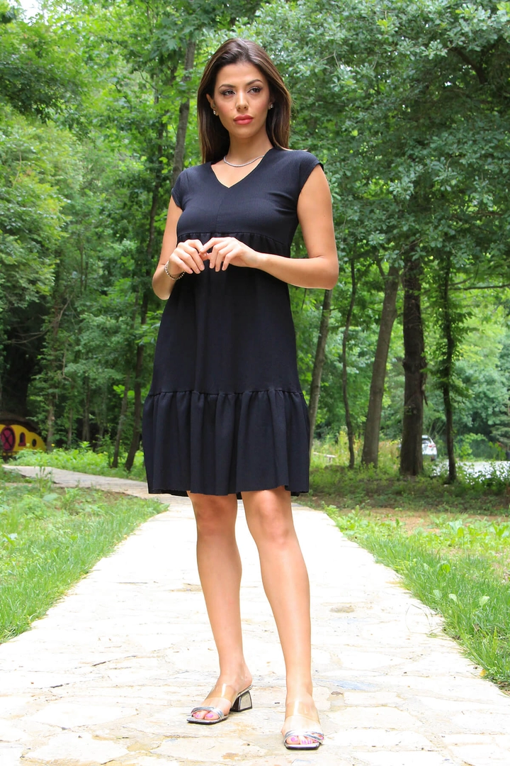 A wholesale clothing model wears MRO10104 - V-neck Skirt Frilly Summer Dress - Black, Turkish wholesale Dress of Mode Roy