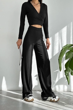 A wholesale clothing model wears mro10595-casual-trousers-crop-double-suit-black, Turkish wholesale Suit of Mode Roy