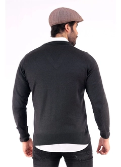A wholesale clothing model wears 37214 - Men V Neck Sweater, Turkish wholesale Sweater of Mode Roy