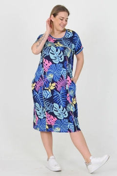A wholesale clothing model wears MRO10030 - Blue Floral Patterned Plus Size Viscose Dress, Turkish wholesale Dress of Mode Roy
