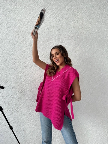 Ein Bekleidungsmodell aus dem Großhandel trägt  Taillengebundener Pullover – Fuchsia
, türkischer Großhandel Pullover von My Fashion
