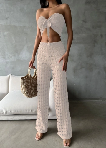 A wholesale clothing model wears  Lined Knitwear Suit - White
, Turkish wholesale Suit of MyBee