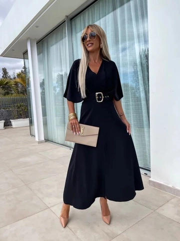 A wholesale clothing model wears  Cosmopolitan Belted Dress - Black
, Turkish wholesale Dress of MyBee