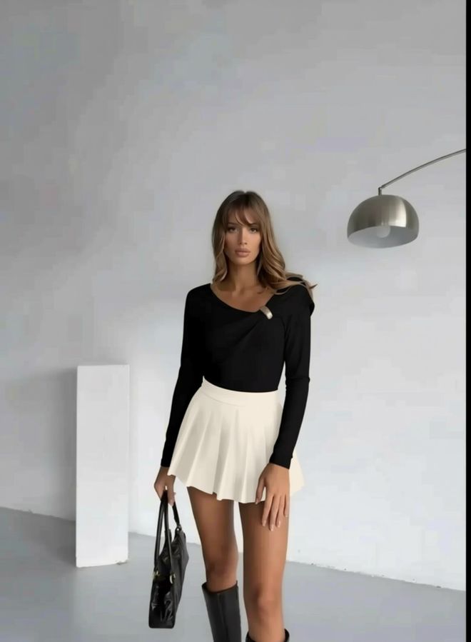 MyBee Црна Слим Фит Блуза Са Округлим Изрезом Велепродаја одеће Неформалан