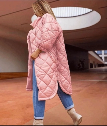 A wholesale clothing model wears  Coat - Powder Pink
, Turkish wholesale  of MyBee