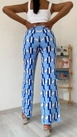 Ein Bekleidungsmodell aus dem Großhandel trägt 39441-knitwear-pants-blue, türkischer Großhandel  von 