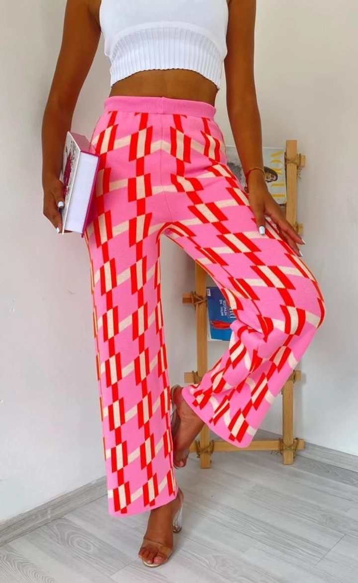 A wholesale clothing model wears 39442 - Pants - Pink, Turkish wholesale Pants of MyBee