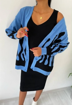 Ένα μοντέλο χονδρικής πώλησης ρούχων φοράει 39471 - Dress And Cardigan Suit - Blue, τούρκικο Ταγέρ χονδρικής πώλησης από MyBee