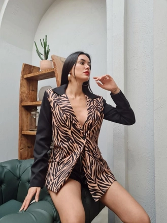 A model wears 44265 - Zebra Pattern Jacket - Brown, wholesale undefined of MyBee to display at Lonca