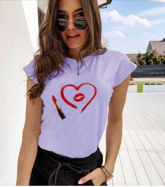 MyBee T Shirt Lippenstift Flieder Großhandelskleidung Lässig