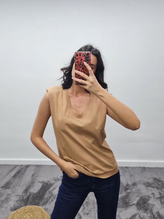 MyBee T shirt met getailleerde V hals Beige Groothandel Kleding Casual