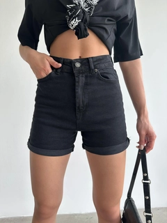 A wholesale clothing model wears myd10109-double-leg-shorts, Turkish wholesale Shorts of MyDükkan