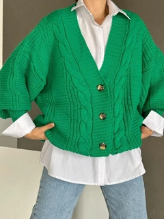 A wholesale clothing model wears myd10112-thick-knitwear-cardigan, Turkish wholesale Cardigan of MyDükkan