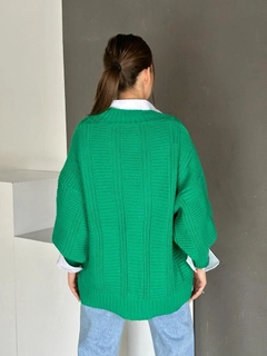 A wholesale clothing model wears myd10112-thick-knitwear-cardigan, Turkish wholesale Cardigan of MyDükkan