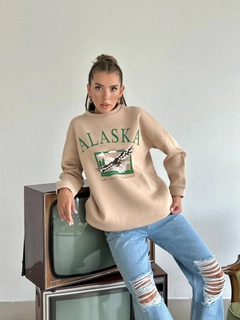 A wholesale clothing model wears myd10014-alaska-sweat, Turkish wholesale Sweatshirt of MyDükkan