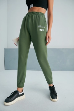 A wholesale clothing model wears myf10487-233-sweatpants, Turkish wholesale Sweatpants of My Fashion