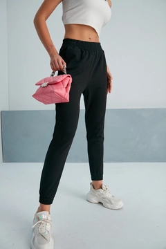 A wholesale clothing model wears myf10489-plain-sweatpants, Turkish wholesale Sweatpants of My Fashion