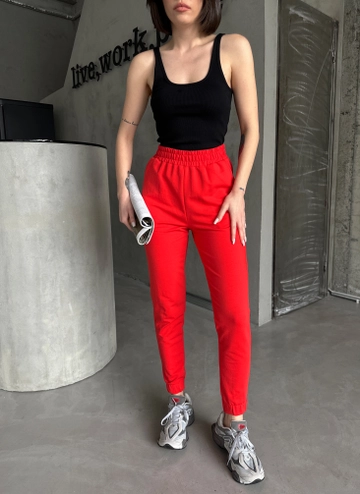 Una modella di abbigliamento all'ingrosso indossa  Pantaloni Della Tuta Semplici
, vendita all'ingrosso turca di Pantaloni della tuta di My Fashion