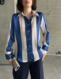 A wholesale clothing model wears myf10529-stripe-pattern-shirt, Turkish wholesale Shirt of My Fashion
