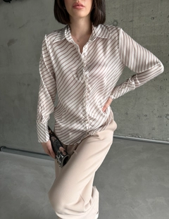 A wholesale clothing model wears myf10545-spaced-pattern-shirt, Turkish wholesale Shirt of My Fashion