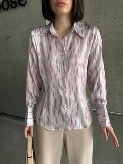 A wholesale clothing model wears myf10550-fuzzy-pattern-shirt, Turkish wholesale Shirt of My Fashion