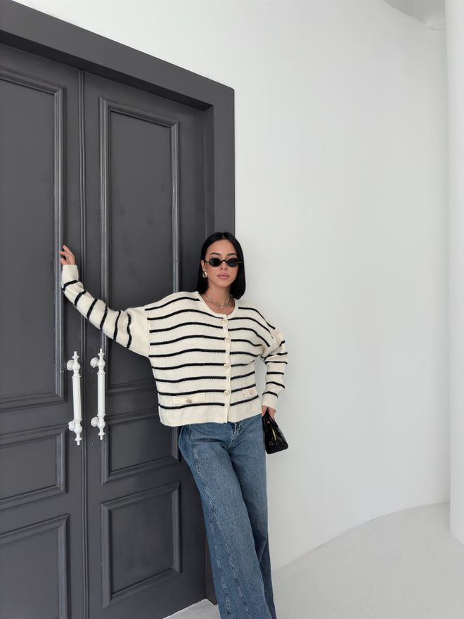 My Fashion Weiß Gestreifte Übergroße Strickjacke Mit Knöpfen Großhandelskleidung Modest