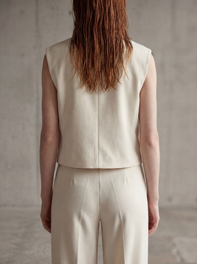 My Fashion Beige Crop Vest With Flap Pockets Wholesale Clothing Sport