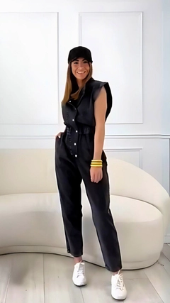 A wholesale clothing model wears mjf10334-buttoned-jumpsuit, Turkish wholesale Jumpsuit of My Jest Fashion