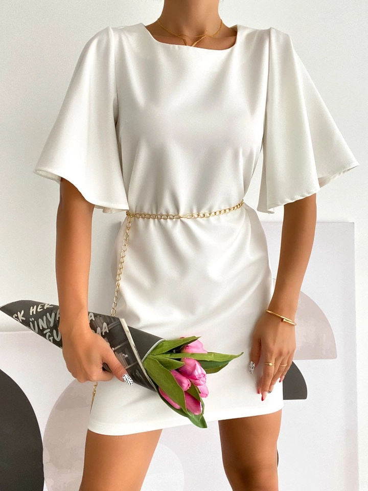 Ένα μοντέλο χονδρικής πώλησης ρούχων φοράει MJF10045 - Belt Detail Casual Dress, τούρκικο Φόρεμα χονδρικής πώλησης από My Jest Fashion