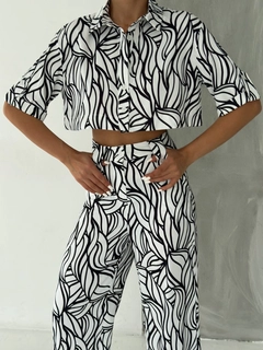 Een kledingmodel uit de groothandel draagt MJF10046 - Digital Casual Double Suit, Turkse groothandel Pak van My Jest Fashion
