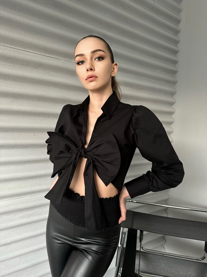 Ein Bekleidungsmodell aus dem Großhandel trägt MJF10047 - Bow Detailed Blouse, türkischer Großhandel Bluse von My Jest Fashion