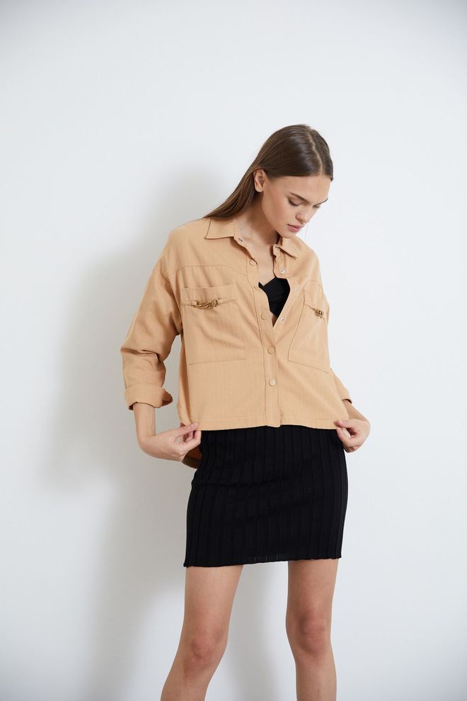 Newgirl Langärmlige Gabardine Damenjacke Mit Hemdkragen Und Lockerem Schnitt – Beige Großhandelskleidung Arbeit