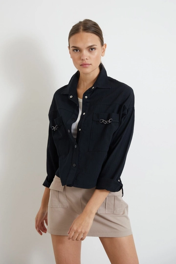A wholesale clothing model wears  Gabardine Long Sleeve Shirt Collar Loose Cut Women's Jacket - Black
, Turkish wholesale Shirt of Newgirl
