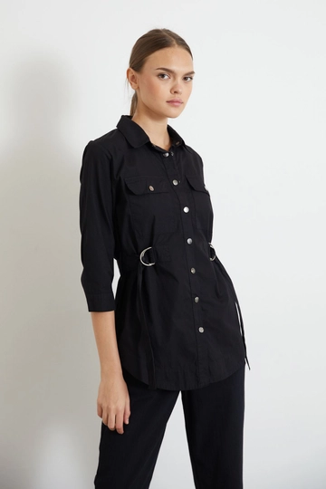 A wholesale clothing model wears  Poplin Capri Sleeve Shirt Collar Adjustable Size Snap Fasten Women's Shirt - Black
, Turkish wholesale Shirt of Newgirl