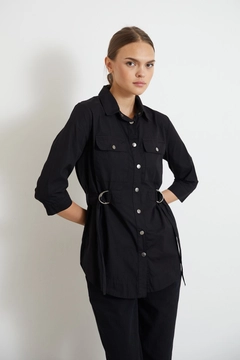 A wholesale clothing model wears new10129-poplin-capri-sleeve-shirt-collar-adjustable-size-snap-fasten-women's-shirt-black, Turkish wholesale Shirt of Newgirl