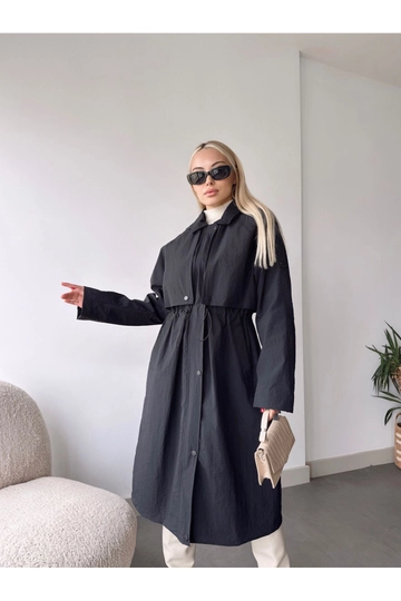A wholesale clothing model wears  Nylon Long Sleeve Hooded Lined Women's Trench Coat - Black
, Turkish wholesale Trenchcoat of Newgirl