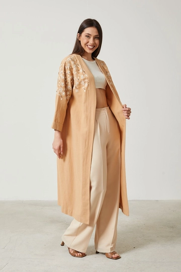 A wholesale clothing model wears  Cotton Fabric Loose-Fit Printed Women's Kimono - Beige
, Turkish wholesale Kimono of Newgirl