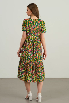 Ein Bekleidungsmodell aus dem Großhandel trägt OFO10057 - Dress-green, türkischer Großhandel Kleid von Offo