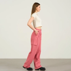 A wholesale clothing model wears ofo10443-plain-pocket-cargo-pants, Turkish wholesale Pants of Offo