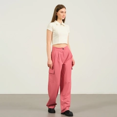 A wholesale clothing model wears ofo10443-plain-pocket-cargo-pants, Turkish wholesale Pants of Offo