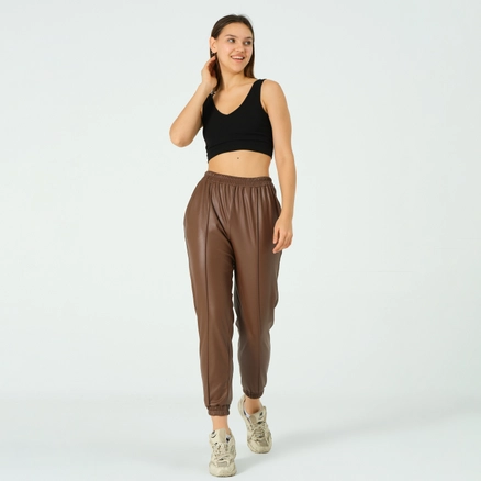 A model wears 40923 - Trousers - Brown, wholesale Pants of Offo to display at Lonca