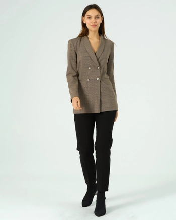 A model wears 40961 - Jacket - Brown, wholesale undefined of Offo to display at Lonca